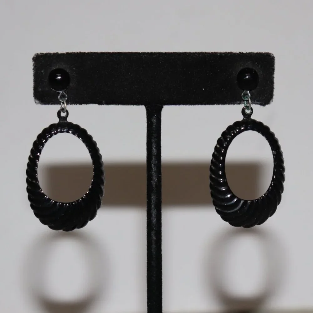 🖤✨ Vintage Black Textured Metal Oval Dangle Earrings · Post · 1.75